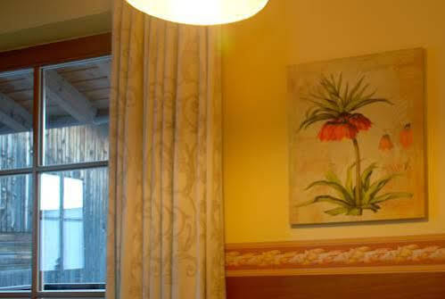 Residence Schneiderhof San Candido Eksteriør bilde