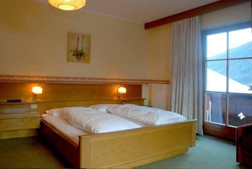 Residence Schneiderhof San Candido Eksteriør bilde